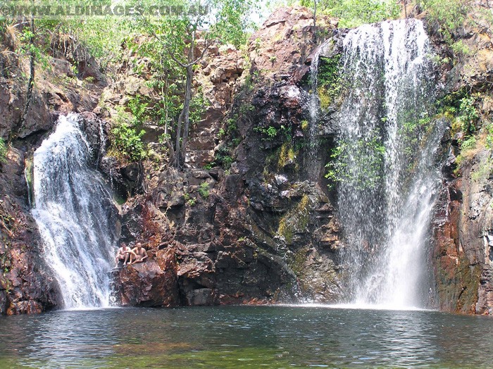 678x501 pixels (321K)